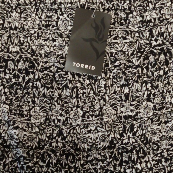 NWT 70's Inspired LCAS Abstract Smoked Bodice Bell Sleeve Dress - Picture 7 of 12